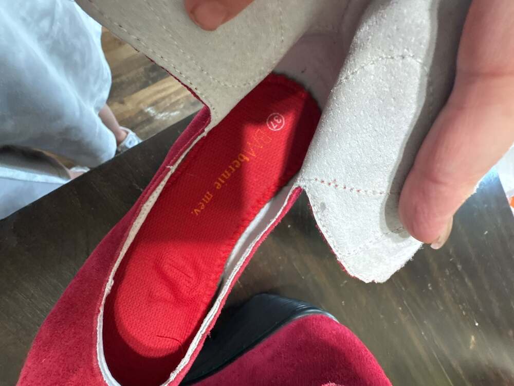 Size 37 Bernie Mev Red Suede Wedge Heel Ankle Strap Shoes Size 37 - Picture 4 of 5